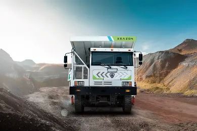 Xe tải khai thác mỏ điện tải trọng 110 tấn, không phát thải, dẫn động hai động cơ cho năng suất cao