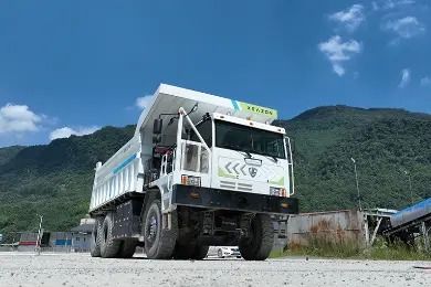 Xe tải khai thác mỏ điện tải trọng 110 tấn, không phát thải, dẫn động hai động cơ cho năng suất cao
